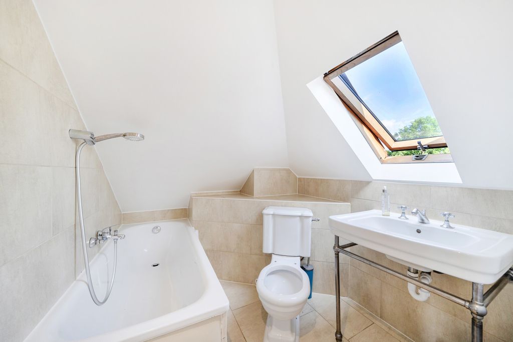 Additional image 9 of 5 bed semi-detached house for saleHawtrey Avenue, Northolt UB5
