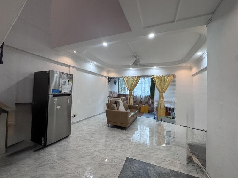 340 Jurong East Avenue 1