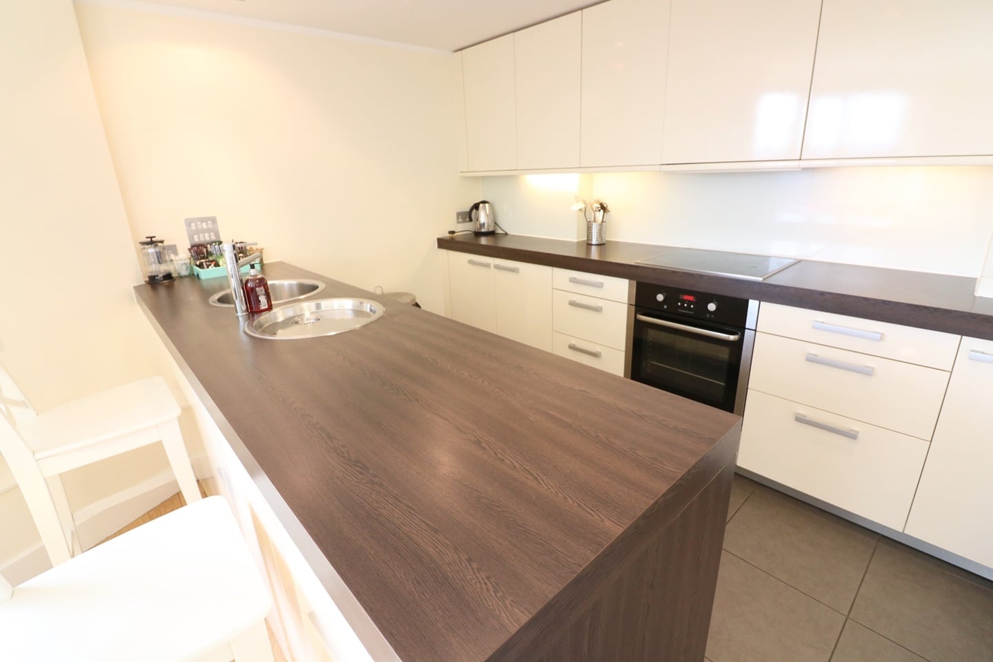 2 Bed Flat, Salamanca Place, SE1, N1 7GU photo 4