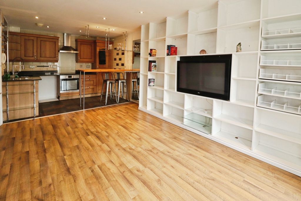 Additional image 3 of 2 bed flat for saleOlsen Rise, Lincoln LN2
