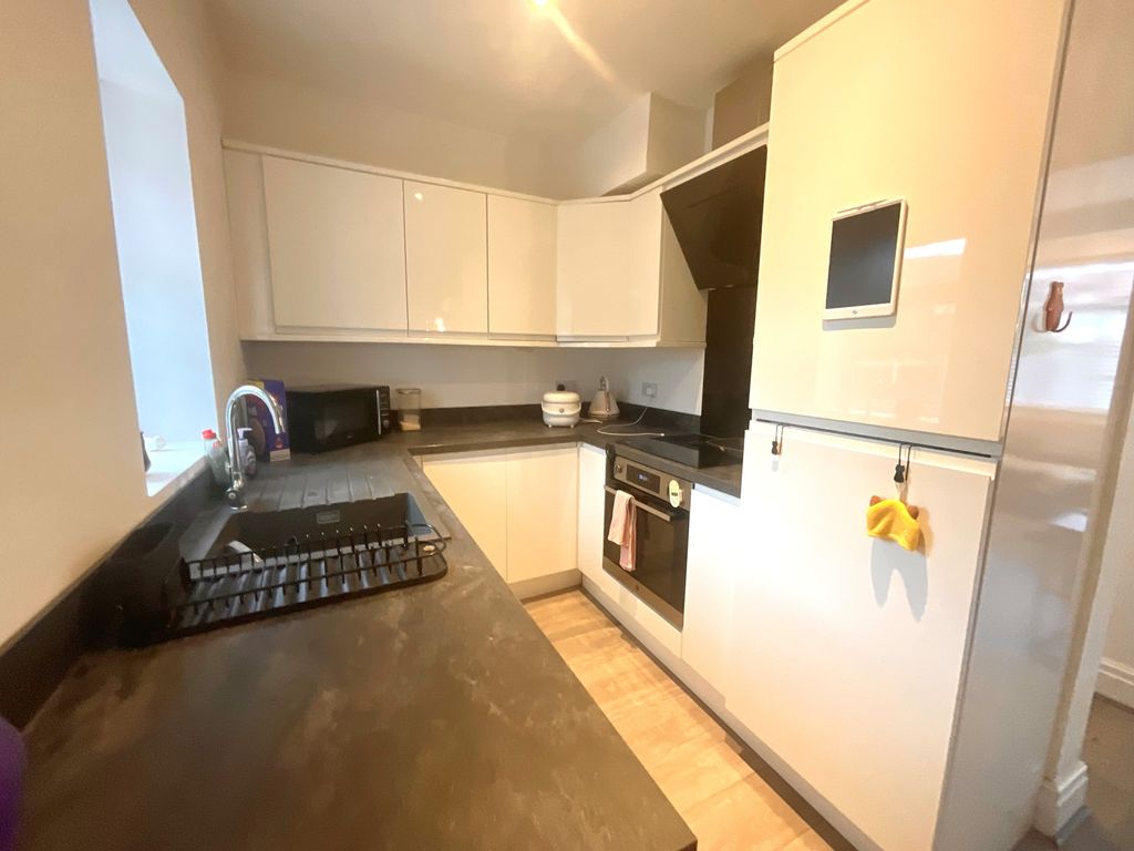 3 bed flat for saleBlackpool Road, Ashton PR2 photo 4