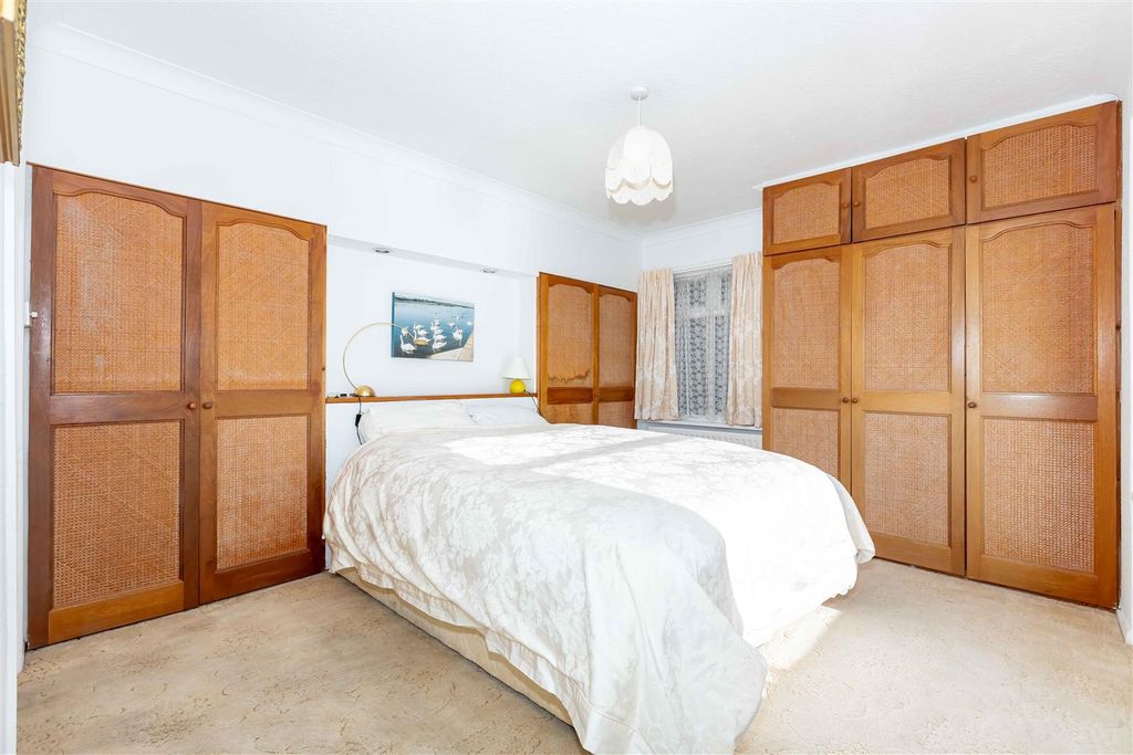 Additional image 13 of 3 bed detached house for saleBrighton Road, Lancing BN15