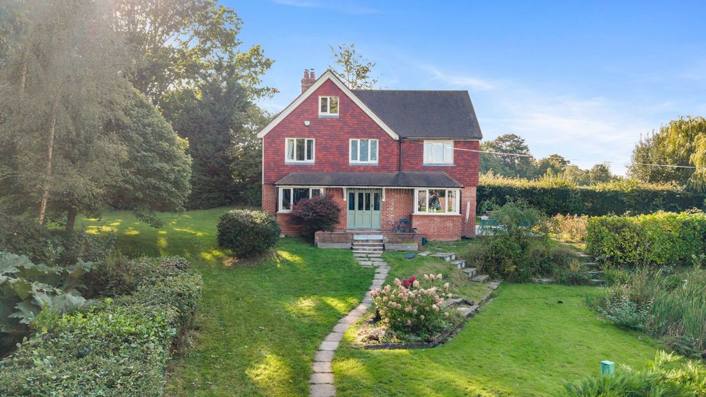 5 bed detached house for saleSaxbys Lane, Lingfield RH7