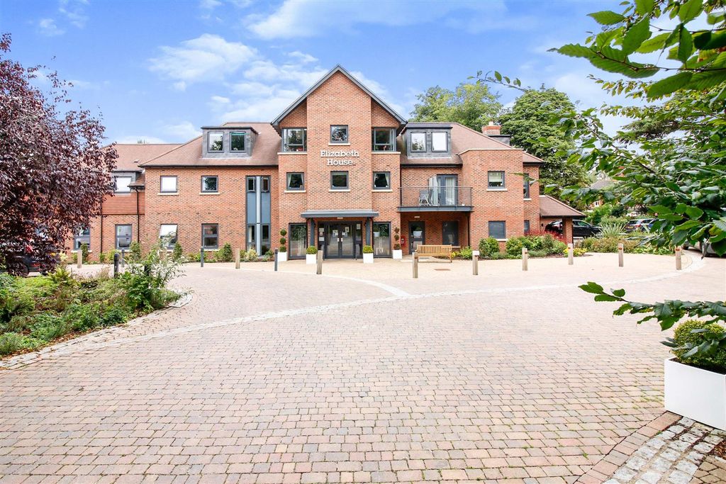 Additional image 15 of 2 bed flat for saleElizabeth House, St. Giles Mews, Stony Stratford, Milton Keynes MK11
