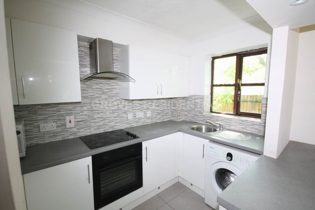 Additional image 4 of 1 bed flat for saleWarwick Road, New Malden KT3