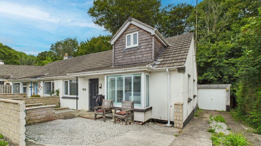 3 bed semi-detached house for saleCardinnis Road, Penzance TR18