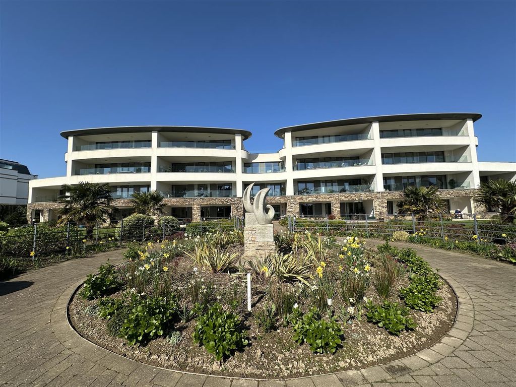 2 bed flat for saleSea Road, Carlyon Bay, St. Austell PL25
