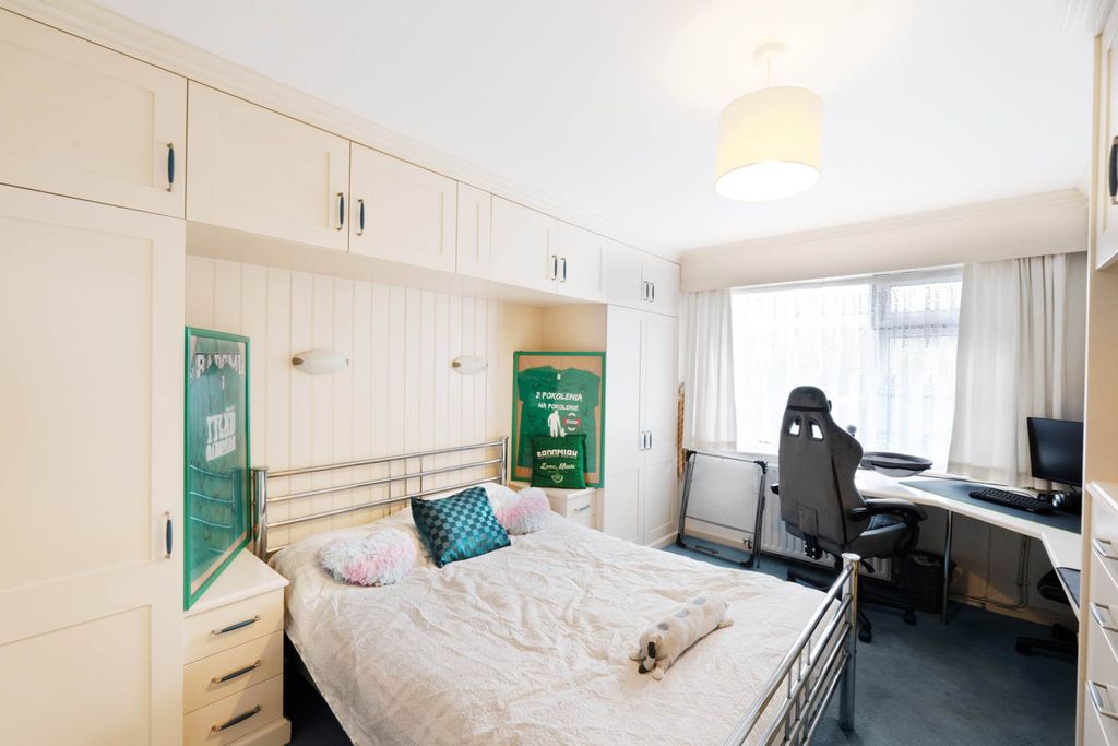 Additional image 7 of 2 bed maisonette for saleSussex Close, New Malden KT3