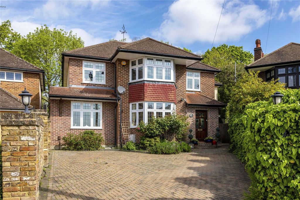 4 bed detached house for saleMatlock Way, New Malden, Surrey KT3