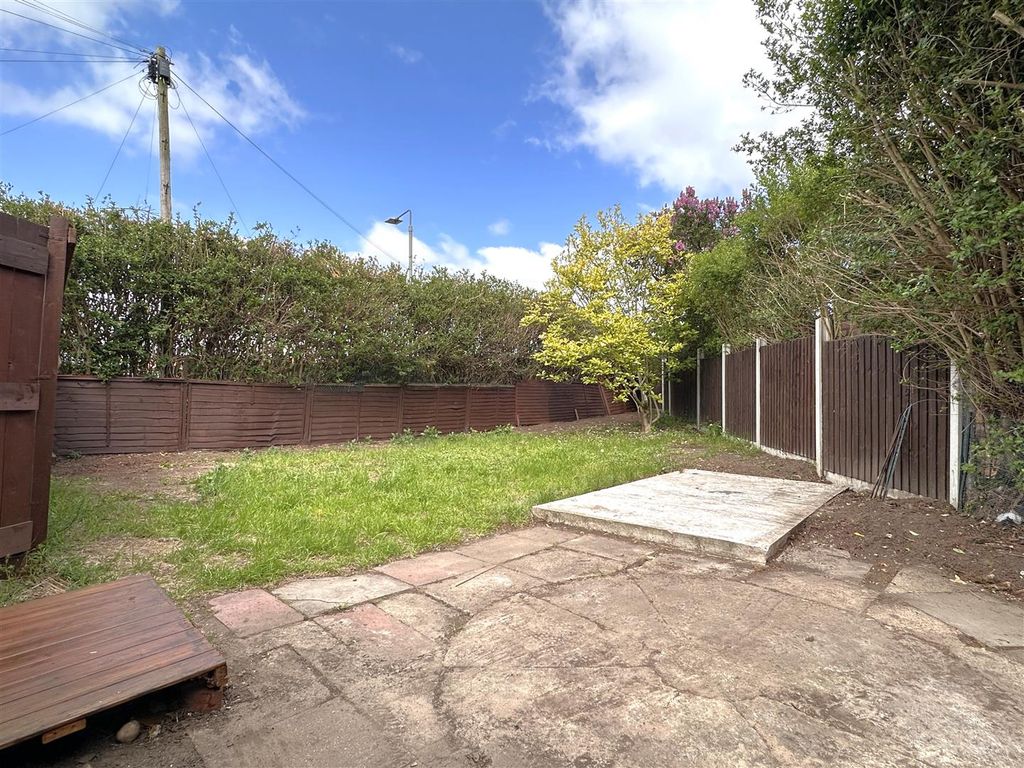 Additional image 3 of 3 bed semi-detached house for saleCranmer Road, Newark NG24