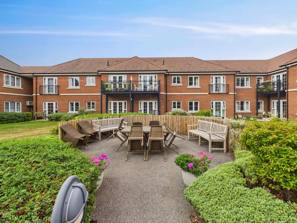 Additional image 11 of 2 bed flat for saleThe Retreat, Princes Risborough, Buckinghamshire HP27