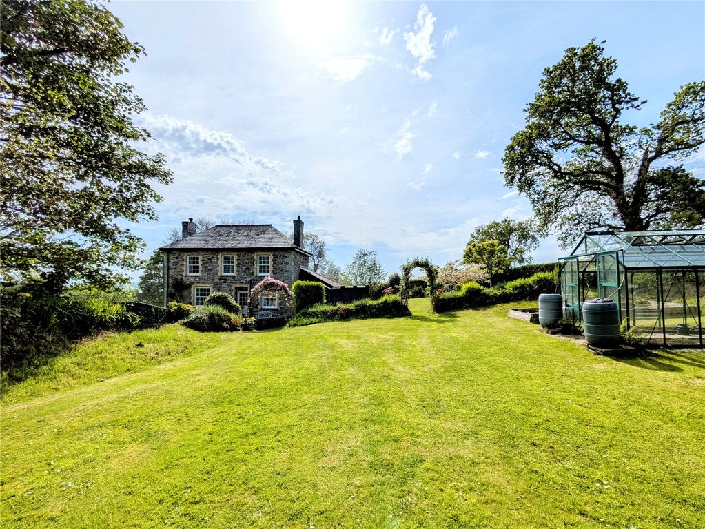 3 bed detached house for saleLiskeard, Cornwall PL14 photo 2