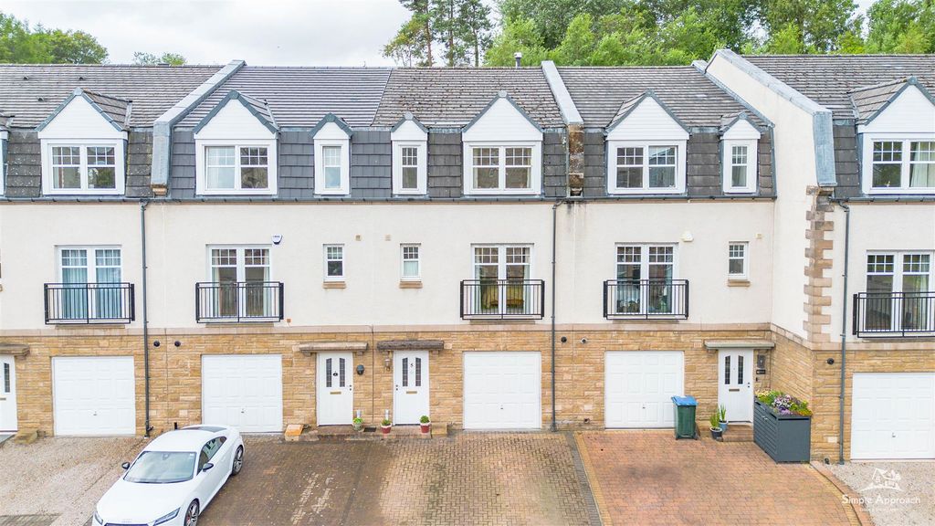 4 bed property for saleRosslyn Avenue, Perth PH2