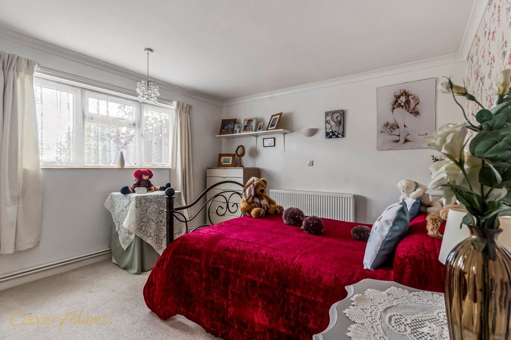 2 bed flat for saleSt. Marys Close, Littlehampton BN17 photo 5