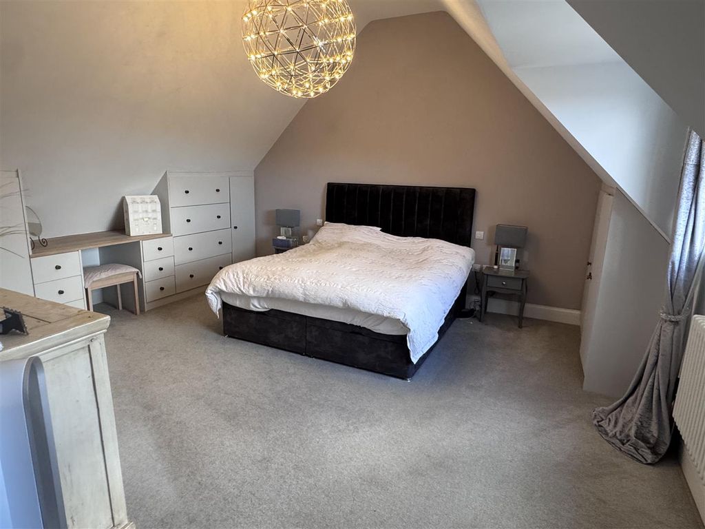 Additional image 14 of 6 bed detached house for saleBuckingham Road, Newbury RG14
