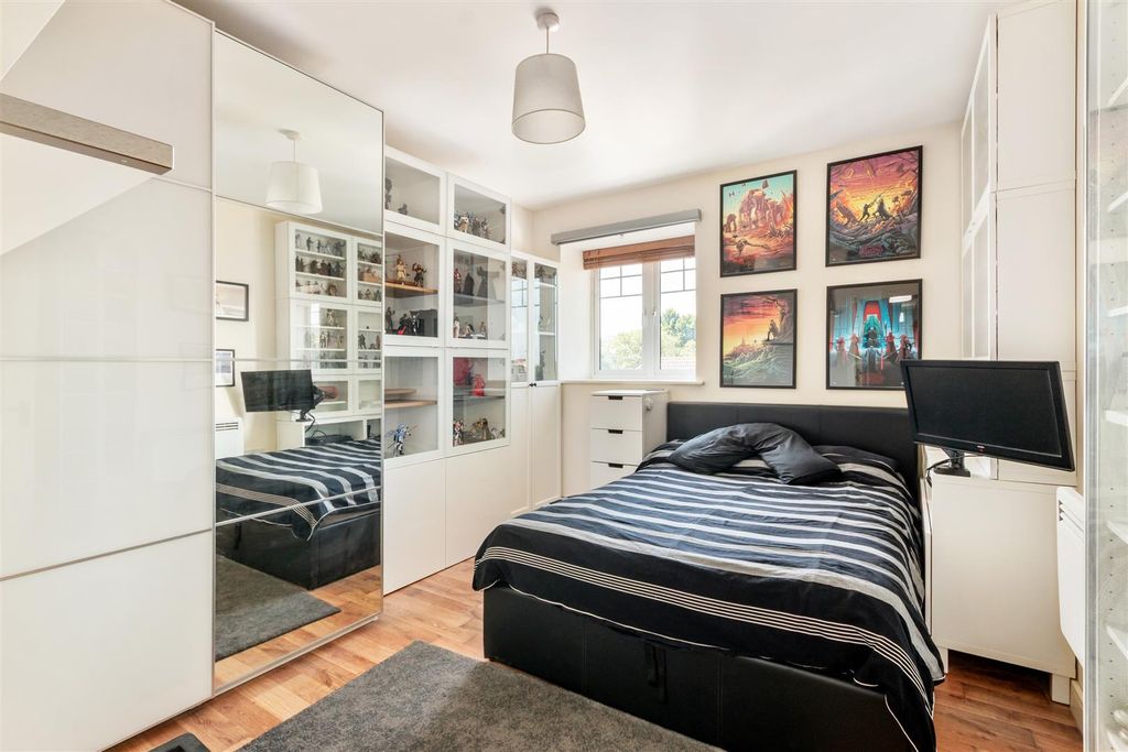 Additional image 2 of 2 bed flat for saleSchoolgate Drive, Morden SM4
