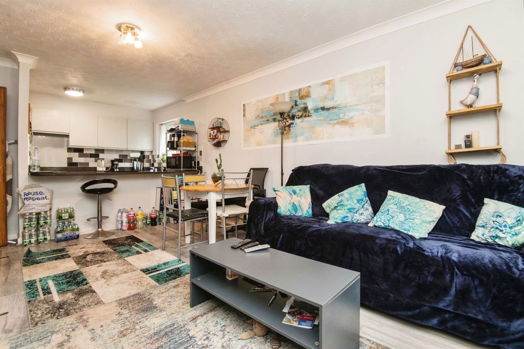 Additional image 7 of 2 bed flat for saleAnning Road, Lyme Regis DT7