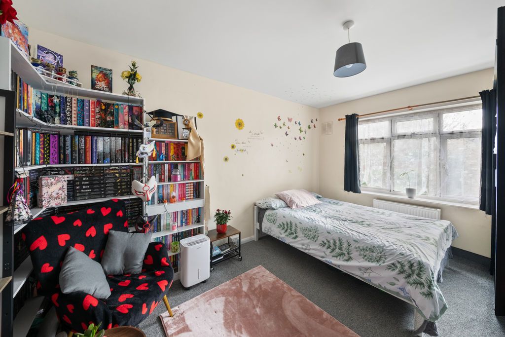 Additional image 4 of 2 bed maisonette for salePetworth Close, Northolt UB5