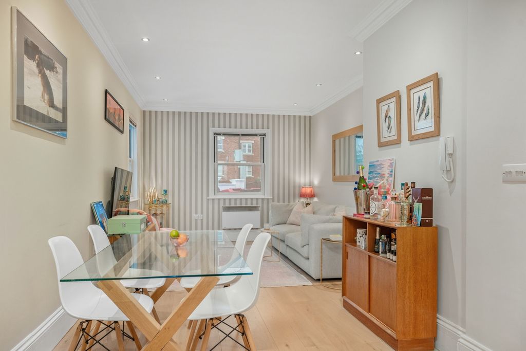 Additional image 6 of 2 bed flat for saleThornton House 21 Kenilworth Road, Leamington Spa, Warwickshire CV32