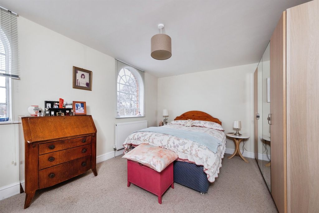 Additional image 9 of 3 bed semi-detached house for saleHigh Street, Newport Pagnell MK16