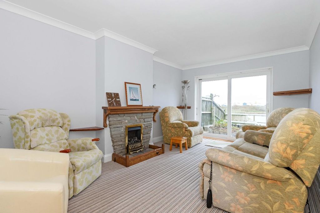 Additional image 4 of 3 bed semi-detached house for saleBrighton Road, Lancing BN15