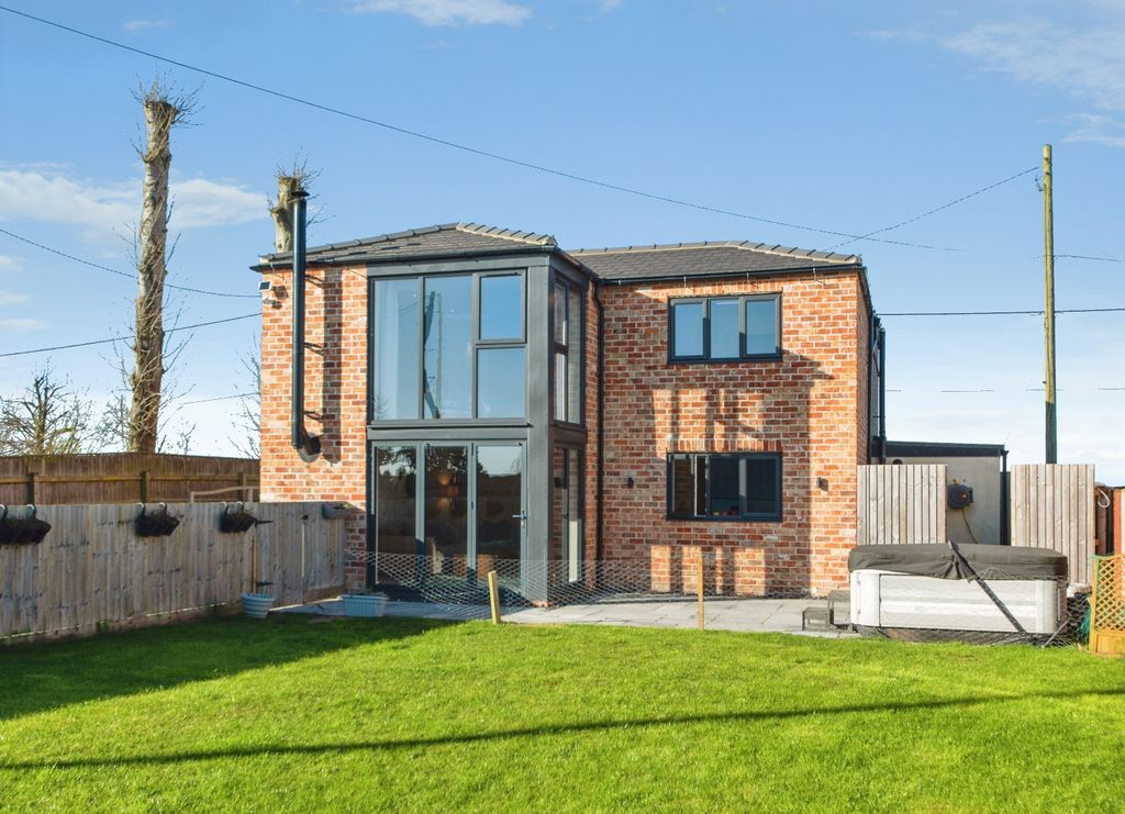4 bed detached house for saleBeesby Road, Alford LN13