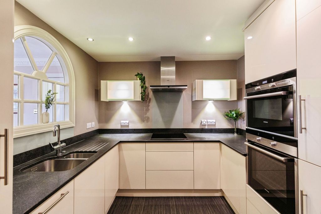 Additional image 11 of 2 bed flat for saleSunningdale Court, Lytham St. Annes, Lancashire FY8