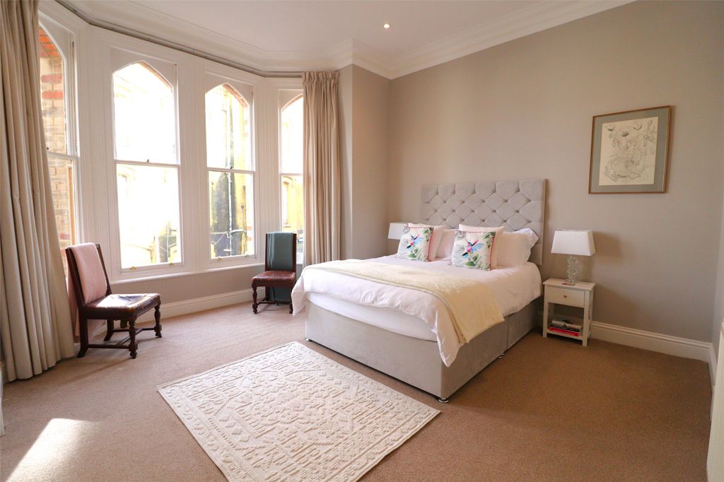 1 bed flat for saleWilder Road, Ilfracombe, Devon EX34 photo 3