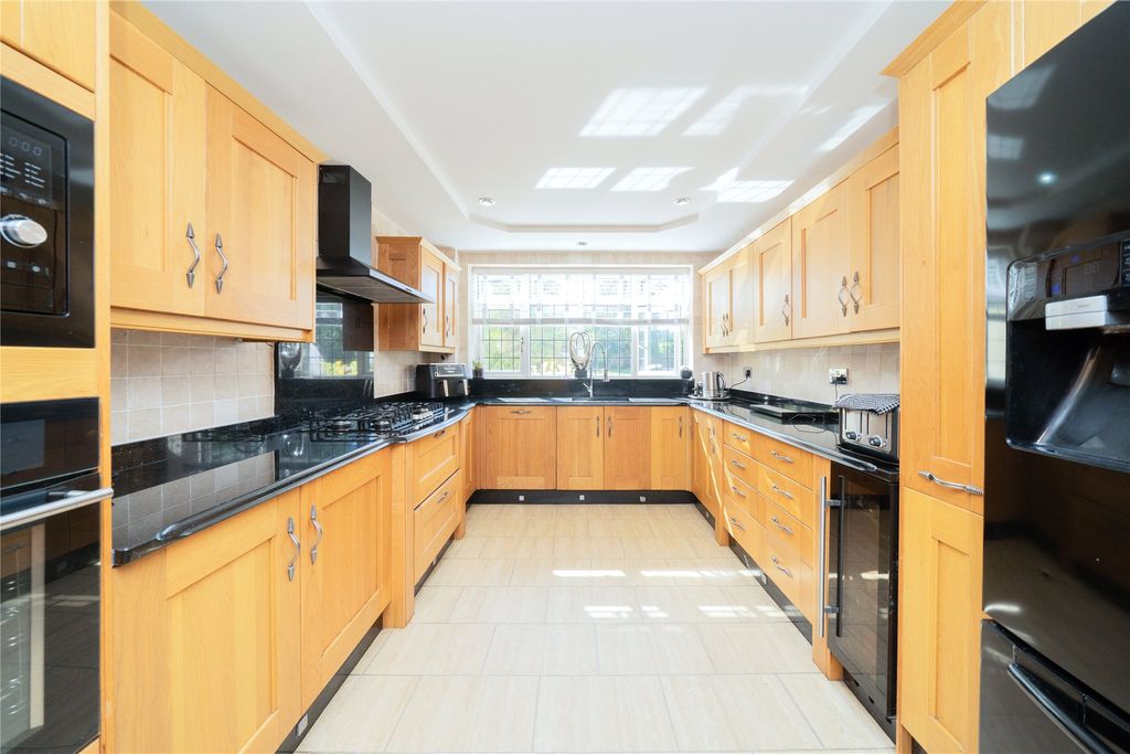 Additional image 13 of 6 bed detached house for saleHanns Hall Road, Neston, Cheshire CH64