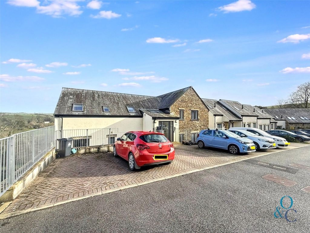 2 bed flat for saleMontfort House, Cardinham Close, Lostwithiel, Cornwall PL22