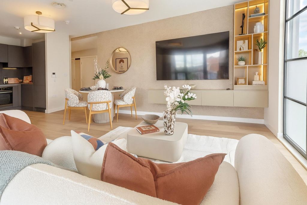 2 bed flat for saleSterling Place, Burlington Road, London KT3