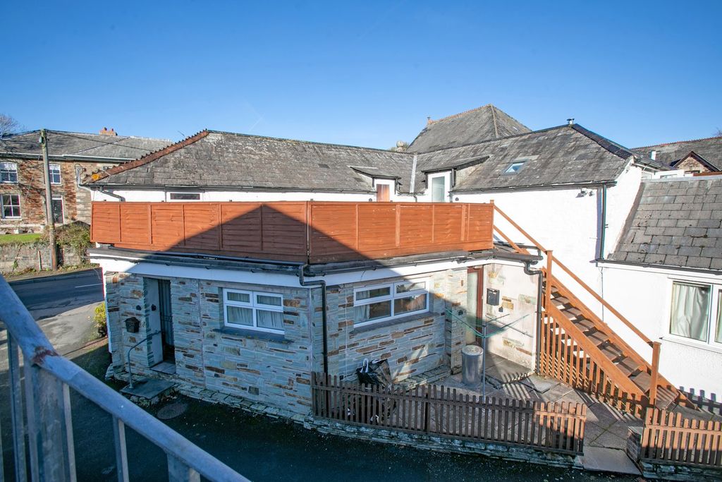 1 bed flat for saleNewport Square, Launceston PL15