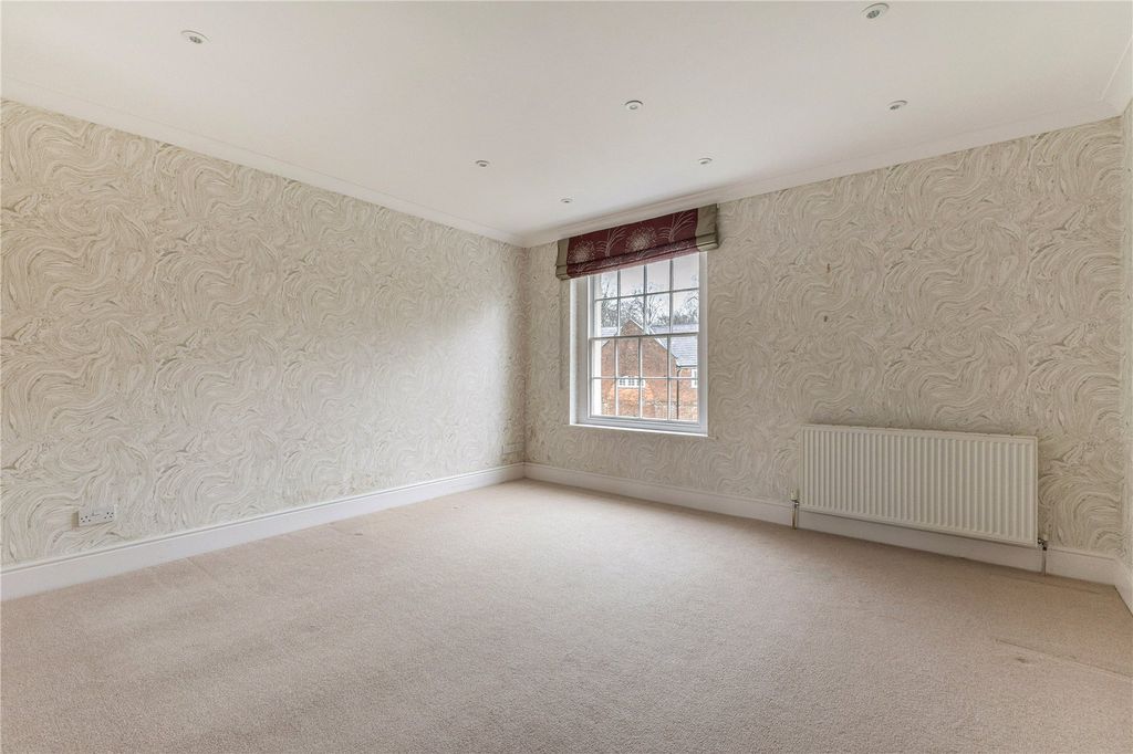 Additional image 13 of 3 bed flat for saleSwan Green, Emery Down, Lyndhurst, Hampshire SO43