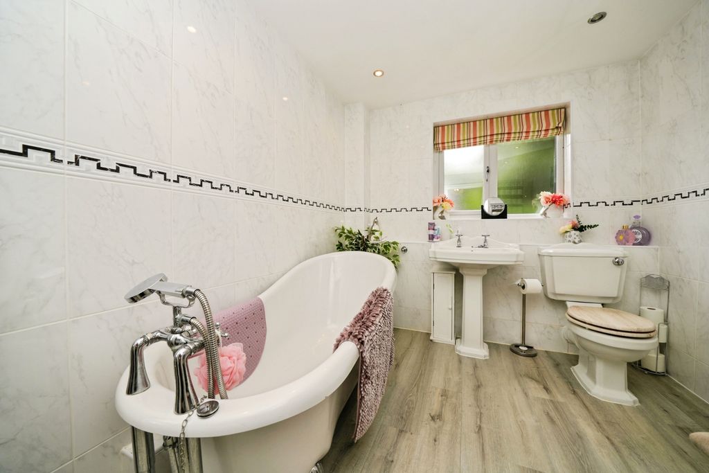 Additional image 10 of 3 bed flat for saleWaterford Road, Prenton CH43