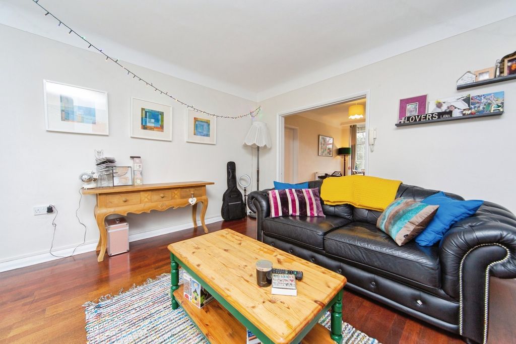 Additional image 7 of 2 bed flat for saleVictoria Gardens, Prenton CH43