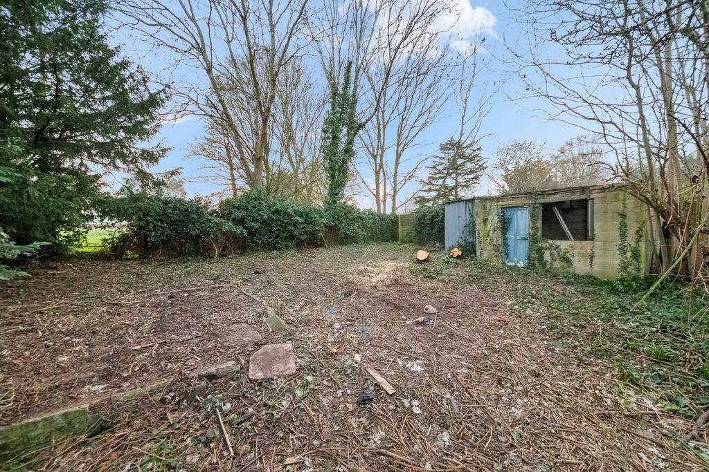 Additional image 8 of 2 bed maisonette for salePetworth Close, Northolt UB5