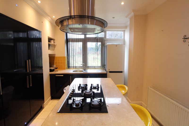 Additional image 3 of 6 bed detached house for saleChain Free On New Bedford Road, Luton LU3