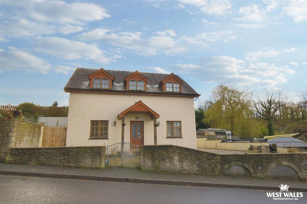 3 bed detached house for saleCenarth, Newcastle Emlyn SA38