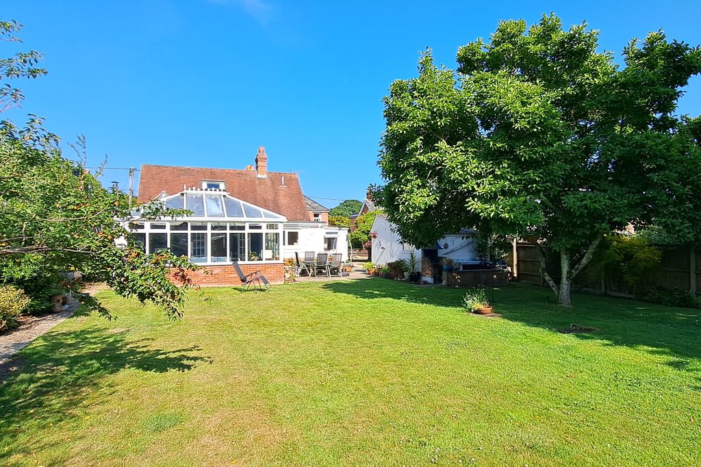 3 bed detached house for saleBowling Green, Lymington, Hampshire SO41