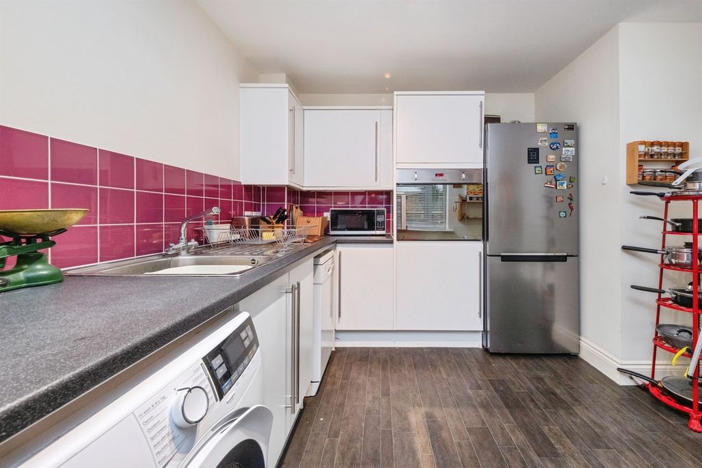 Additional image 6 of 2 bed flat for saleWestbury Lane, Newport Pagnell MK16
