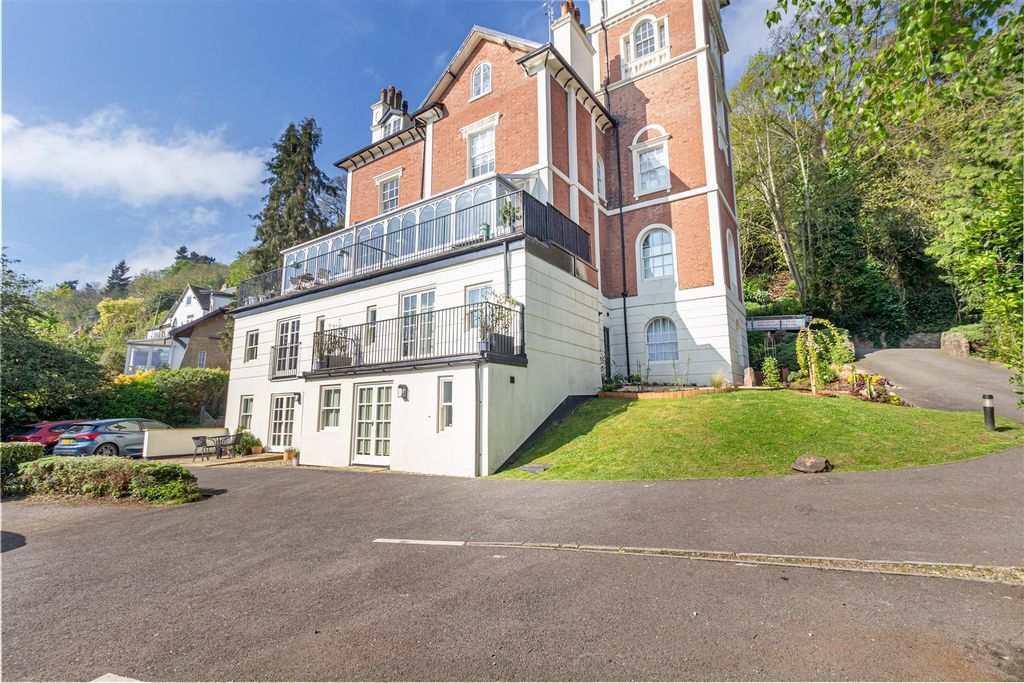 2 bed flat for saleSt. Anns Road, Malvern WR14