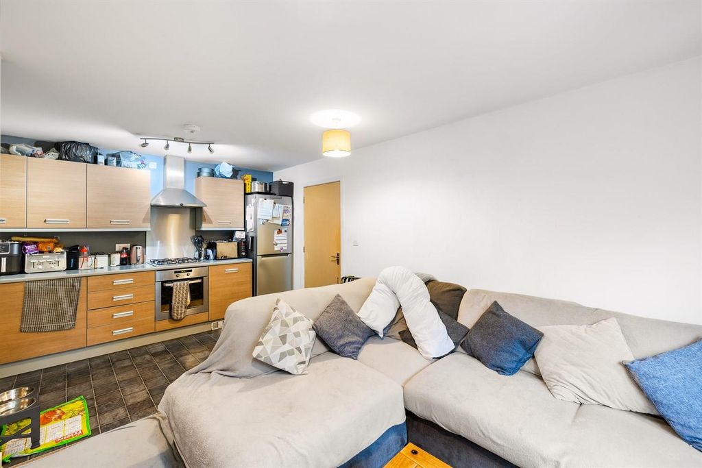 Additional image 8 of 2 bed flat for saleSpiro Close, Pulborough RH20