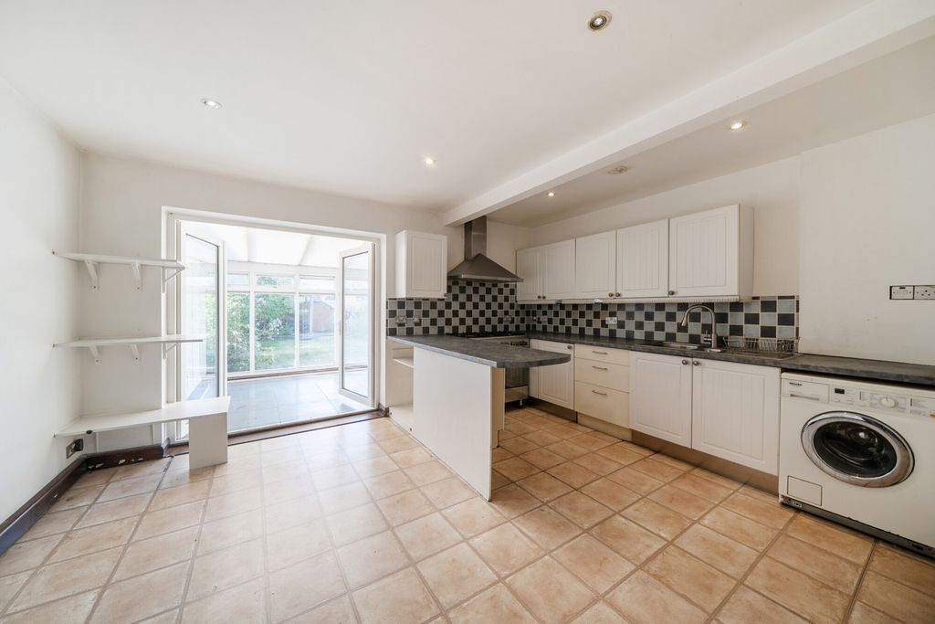 Additional image 5 of 5 bed semi-detached house for saleHawtrey Avenue, Northolt UB5