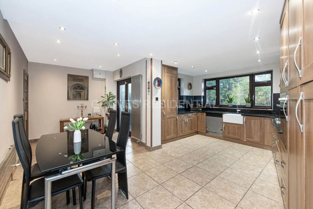 Additional image 4 of 3 bed semi-detached house for saleBeechcroft Avenue, New Malden KT3