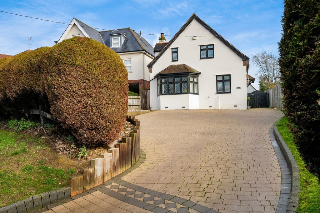 3 bed detached house for saleHigh Street, Ongar CM5