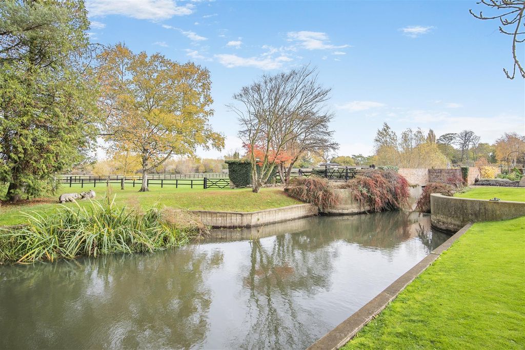 Additional image 11 of 6 bed detached house for saleMill Lane, Newport Pagnell MK16