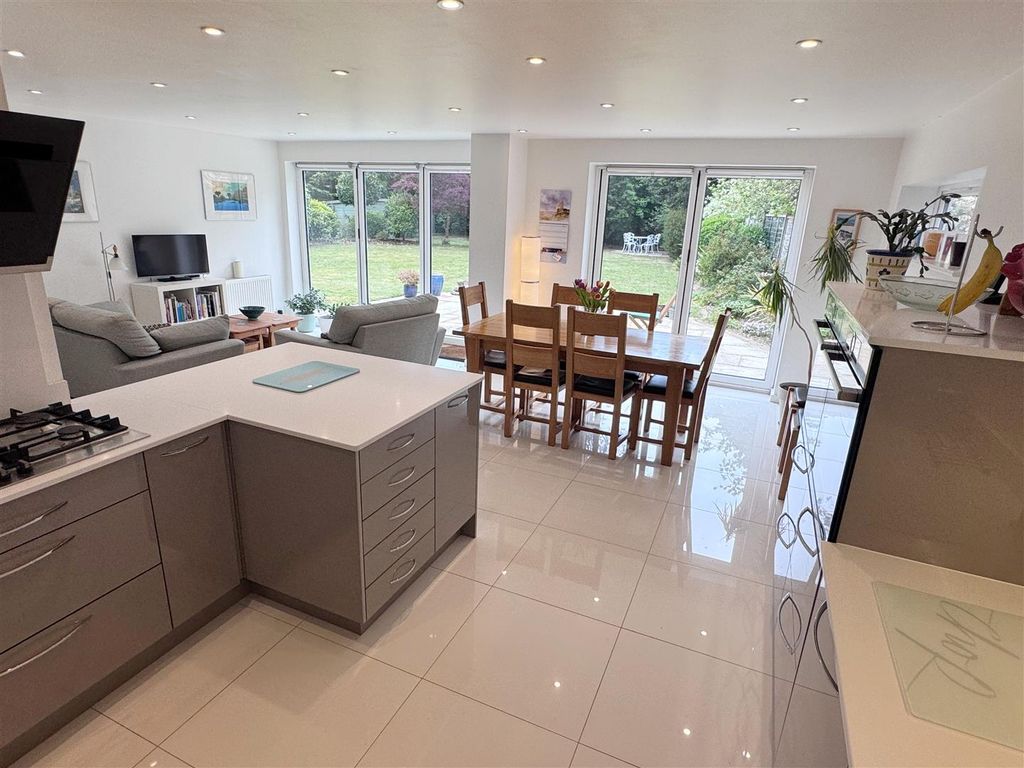 Additional image 2 of 5 bed detached house for saleAndover Road, Newbury RG14