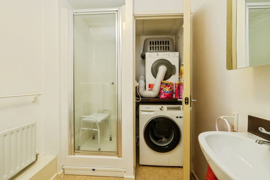 Additional image 8 of 1 bed flat for salePitcairn Avenue, Lincoln LN2