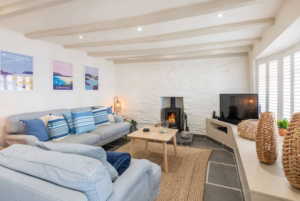 3 bed cottage for saleMiddle Street, Port Isaac PL29