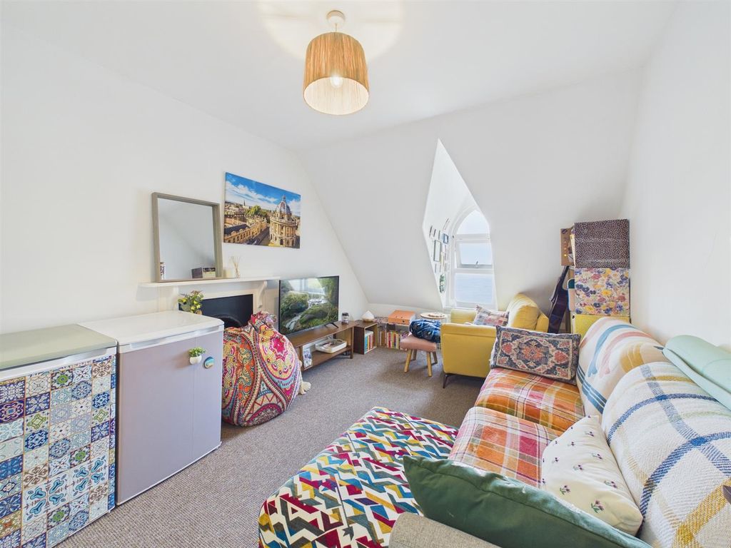 2 bed flat for saleLarkstone Terrace, Ilfracombe EX34